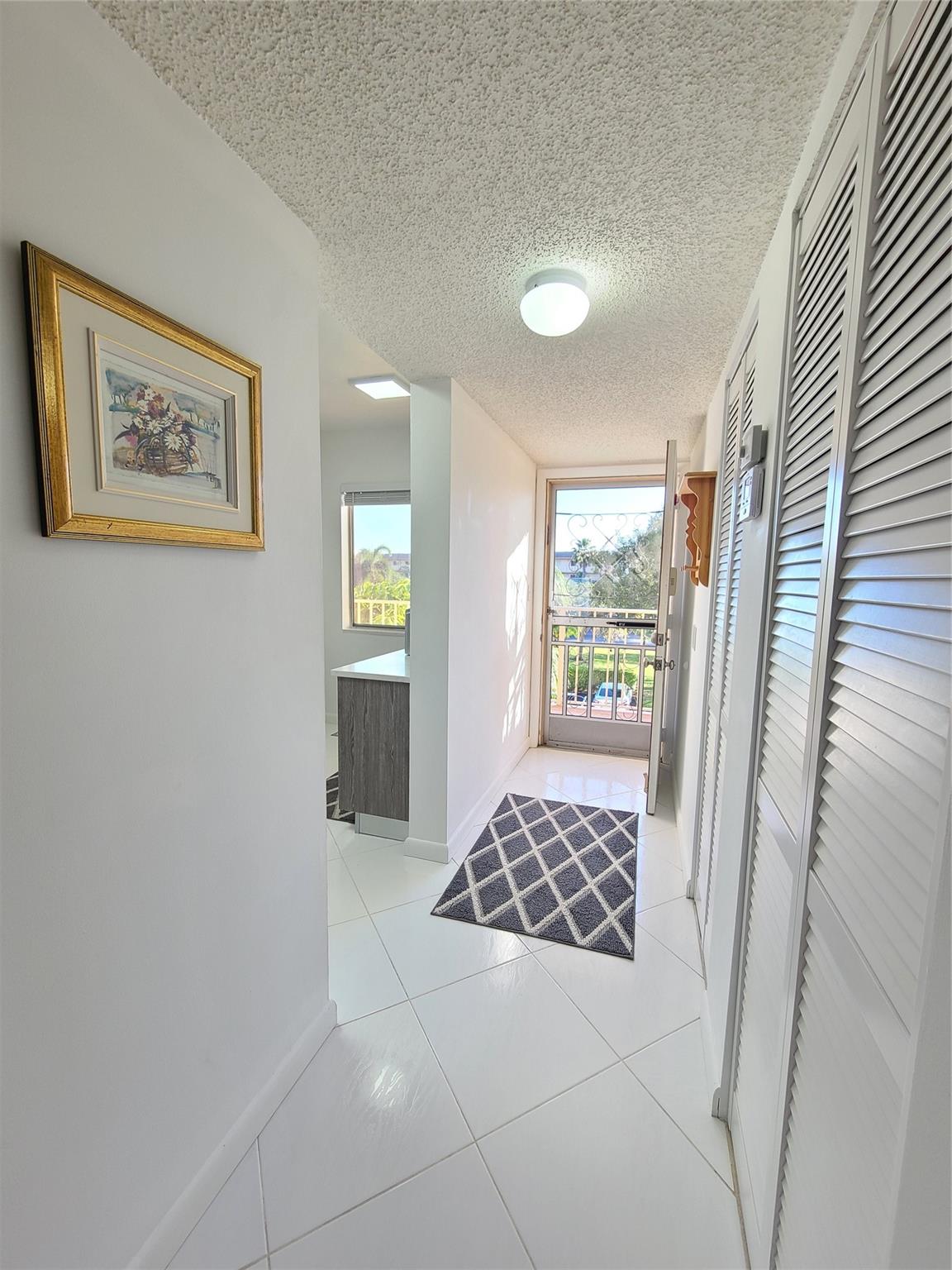 HUNTINGTON LAKES - Residential