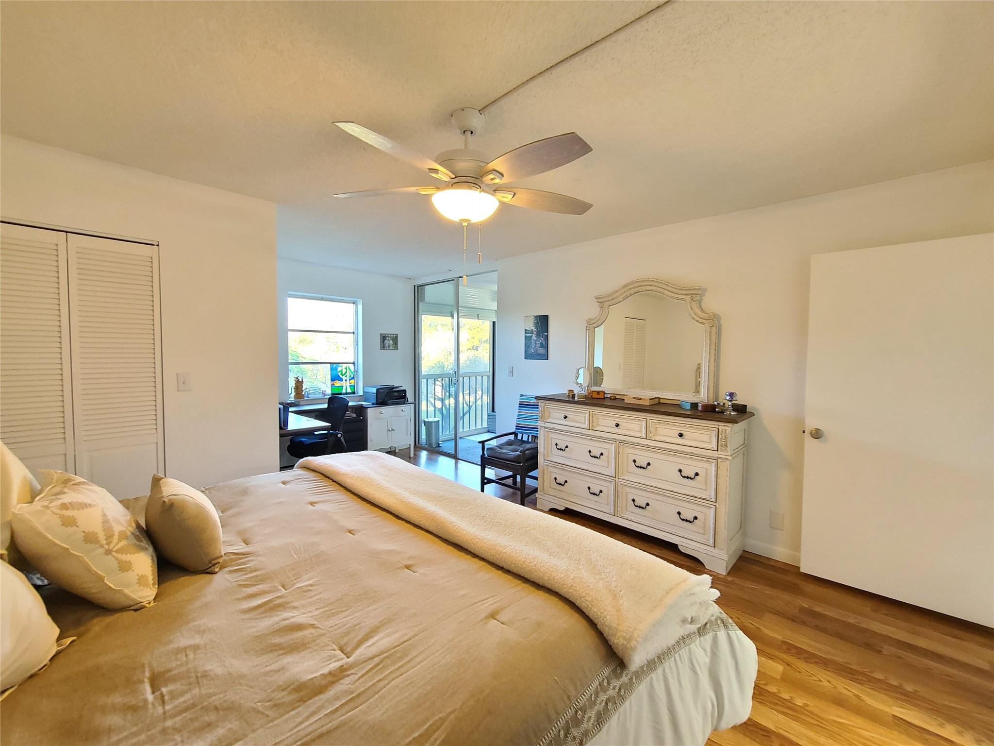 HUNTINGTON LAKES - Residential