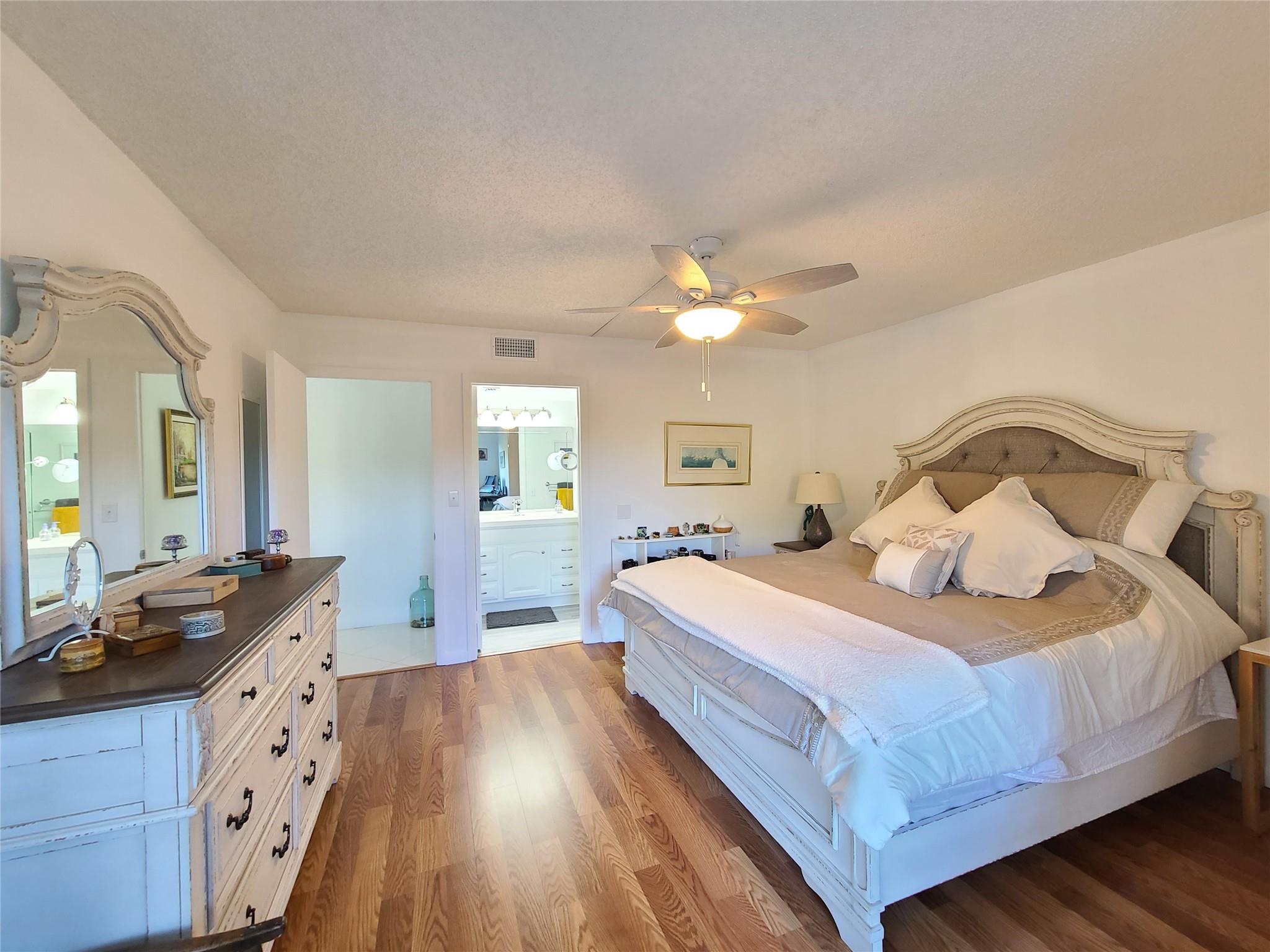 HUNTINGTON LAKES - Residential