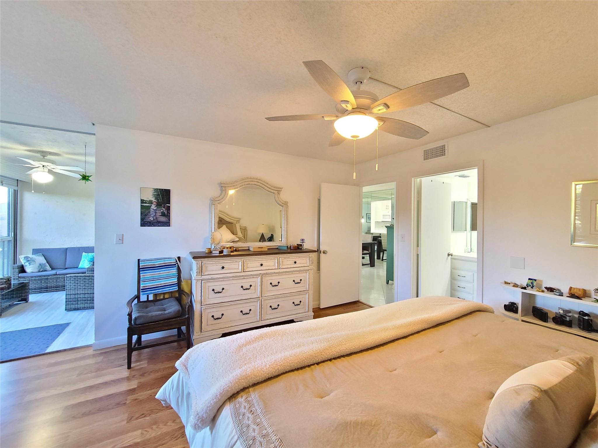 HUNTINGTON LAKES - Residential