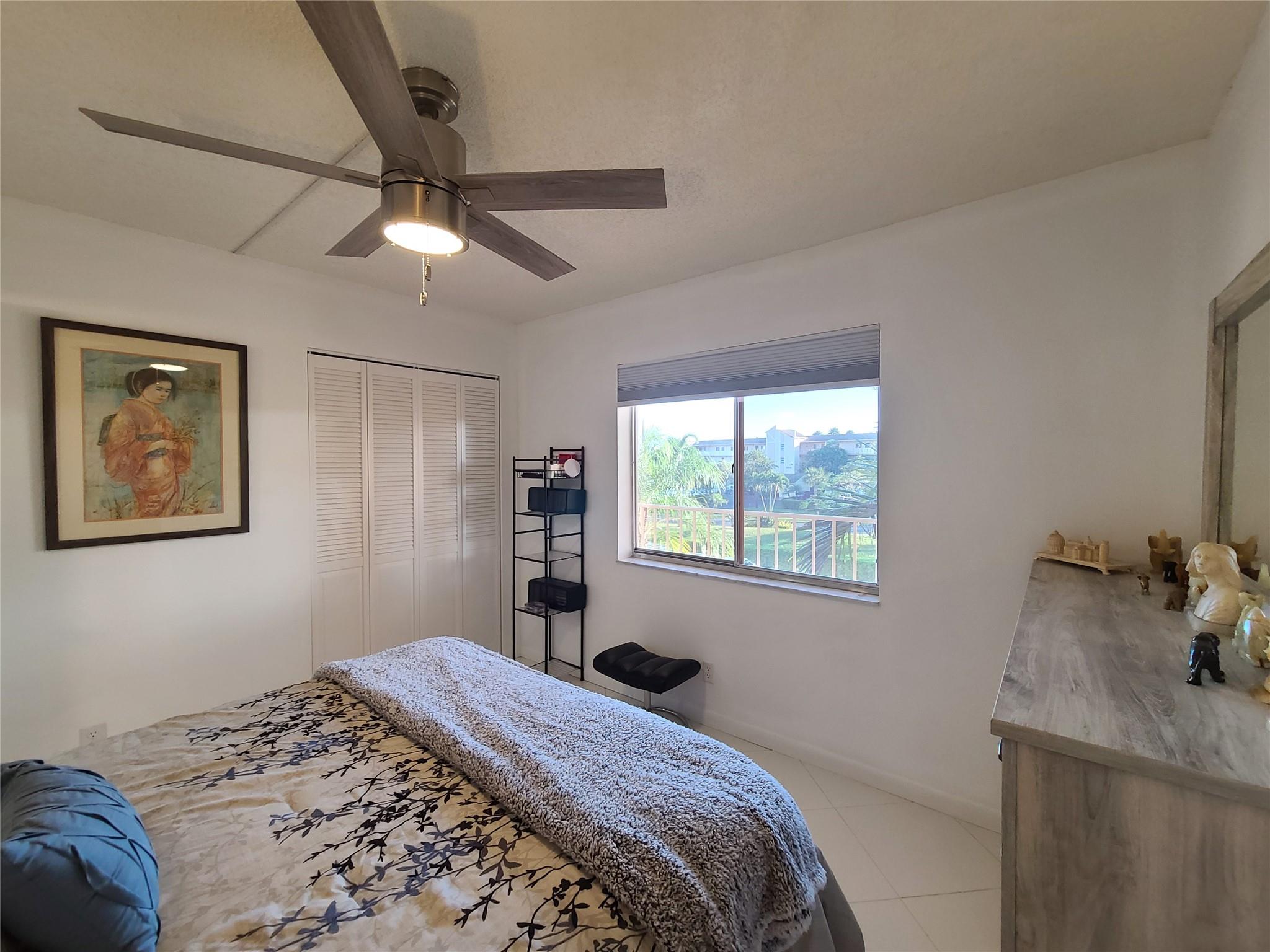 HUNTINGTON LAKES - Residential