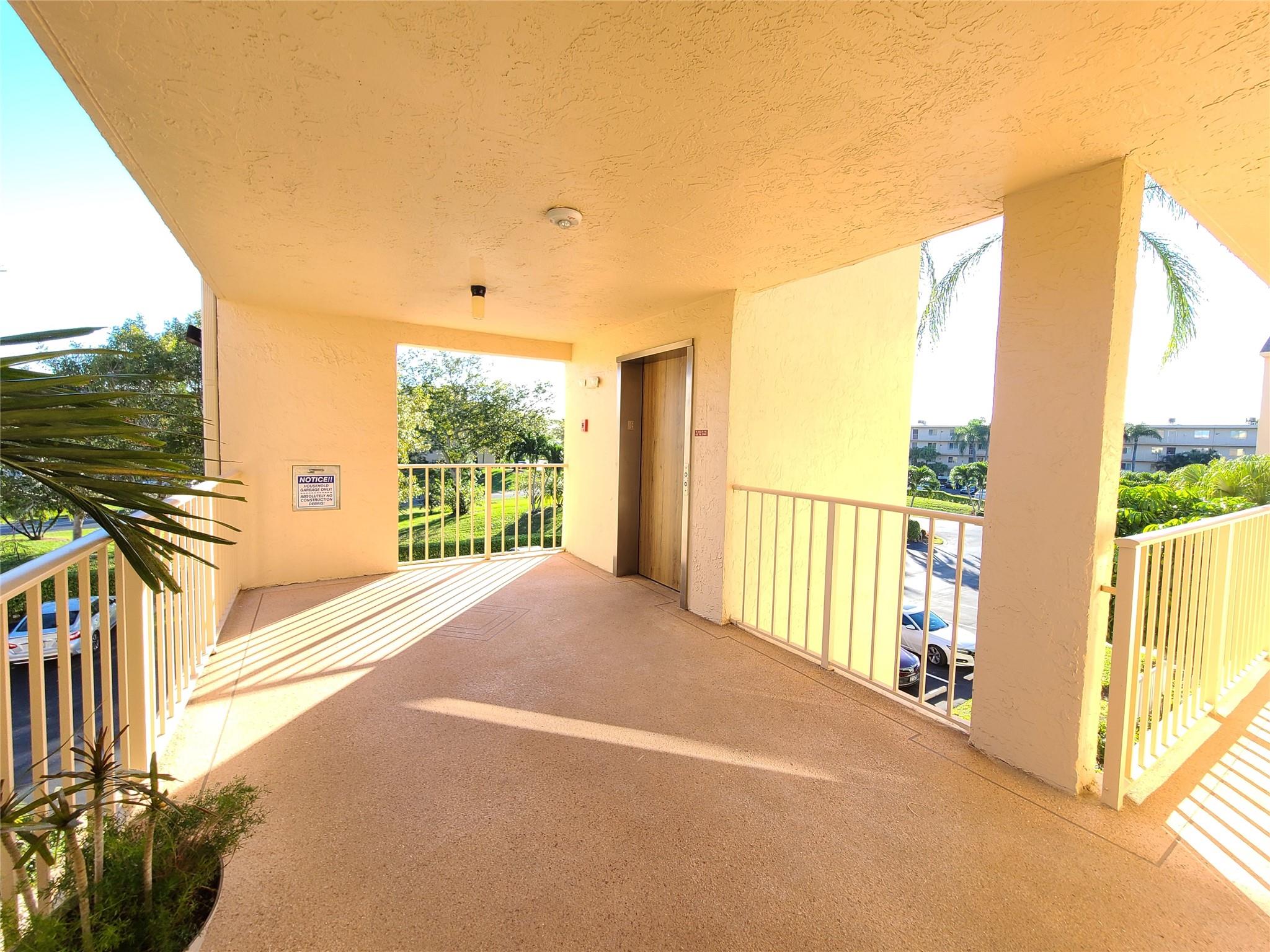 HUNTINGTON LAKES - Residential