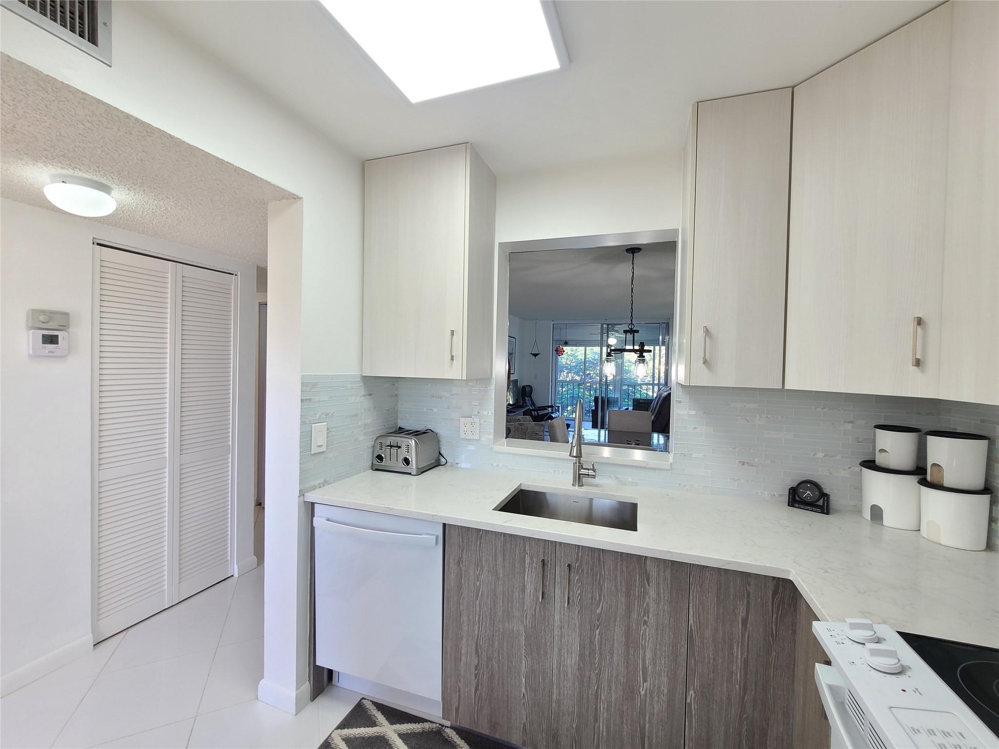 HUNTINGTON LAKES - Residential