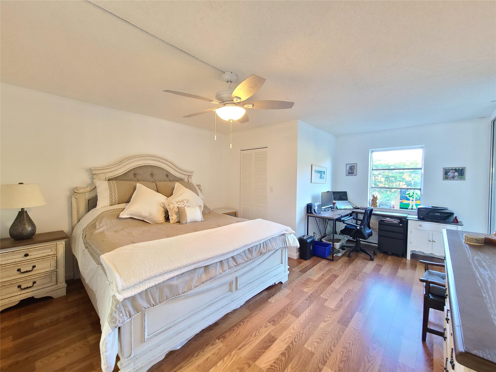 HUNTINGTON LAKES - Residential