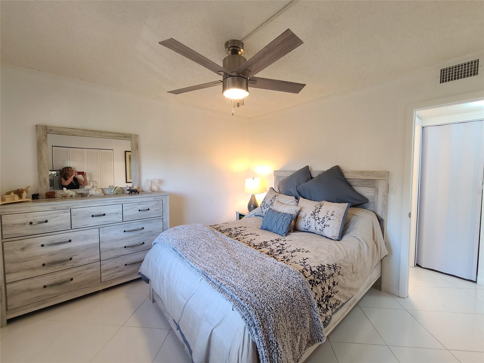 HUNTINGTON LAKES - Residential