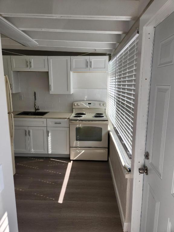 B AND G HOMES - Residential Lease