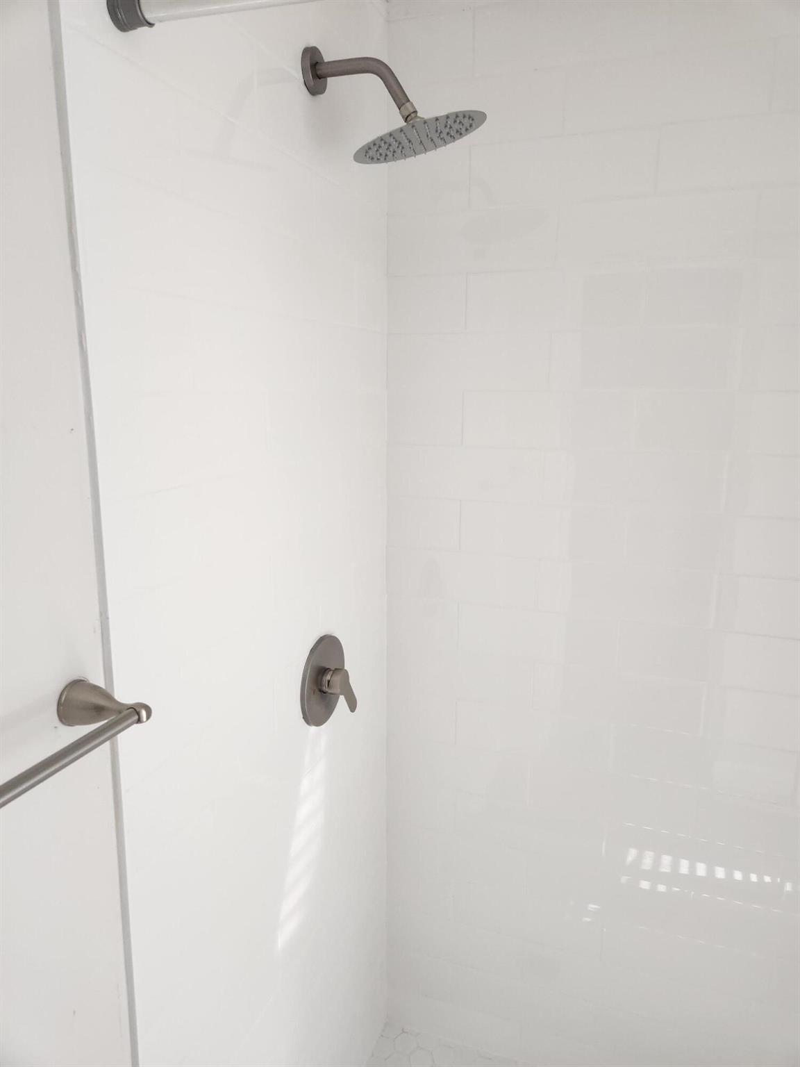 B AND G HOMES - Residential Lease