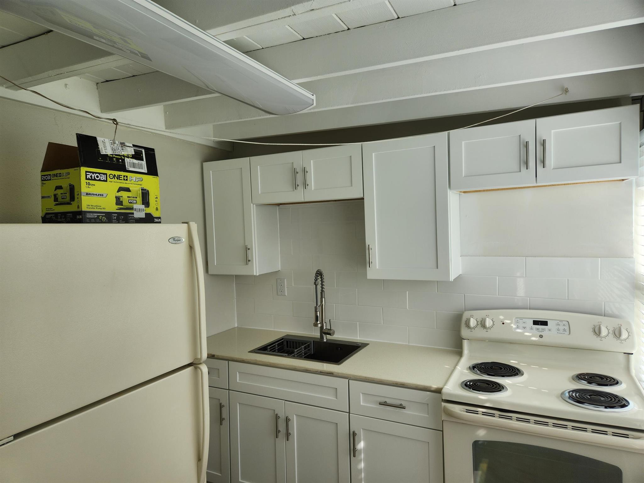 B AND G HOMES - Residential Lease