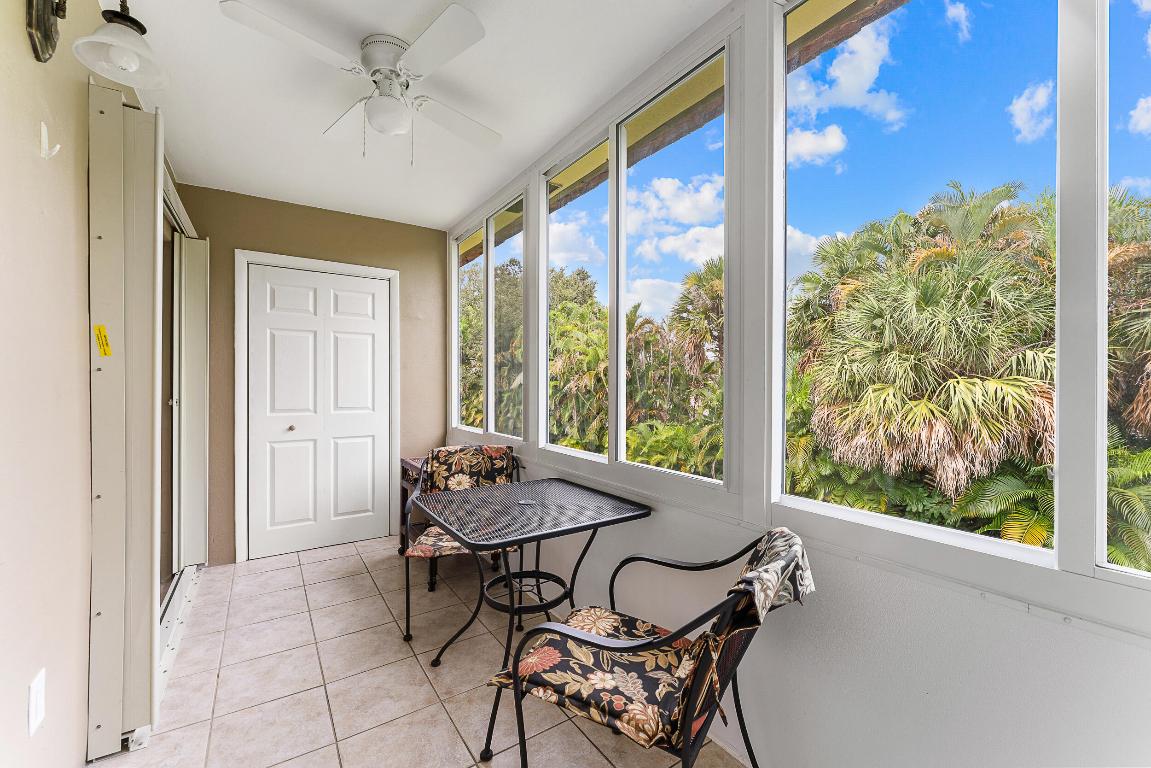 De La Bahia - Residential