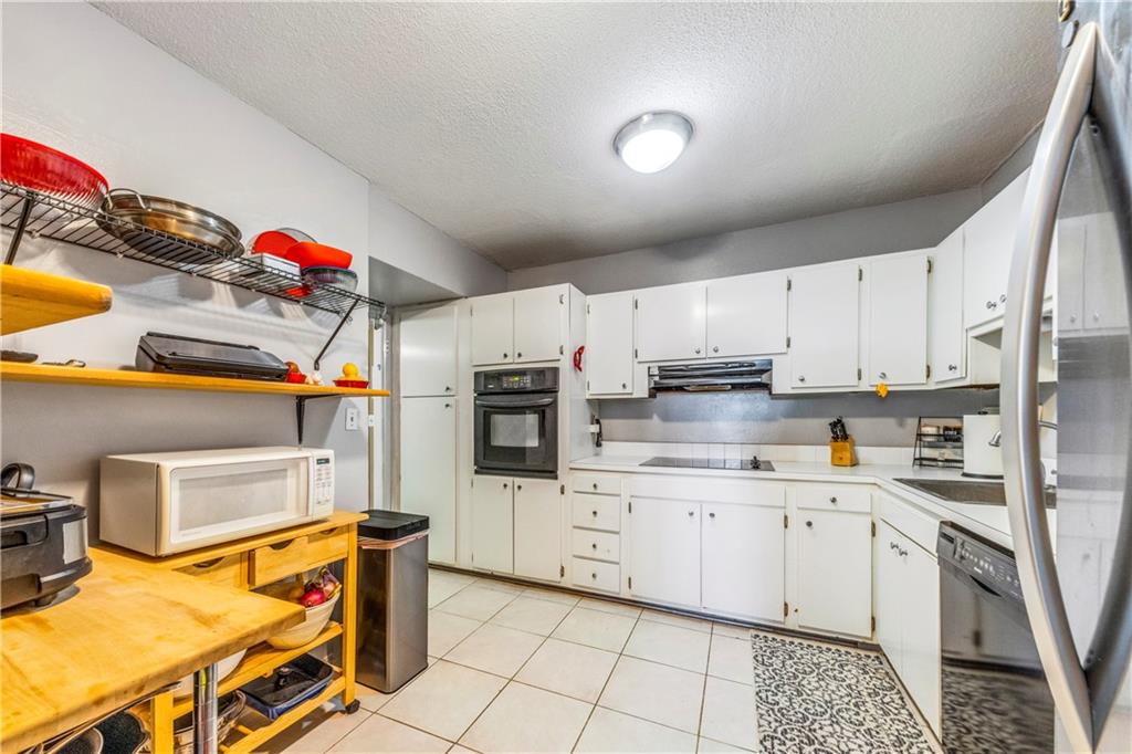 King Cole Condo - Residential