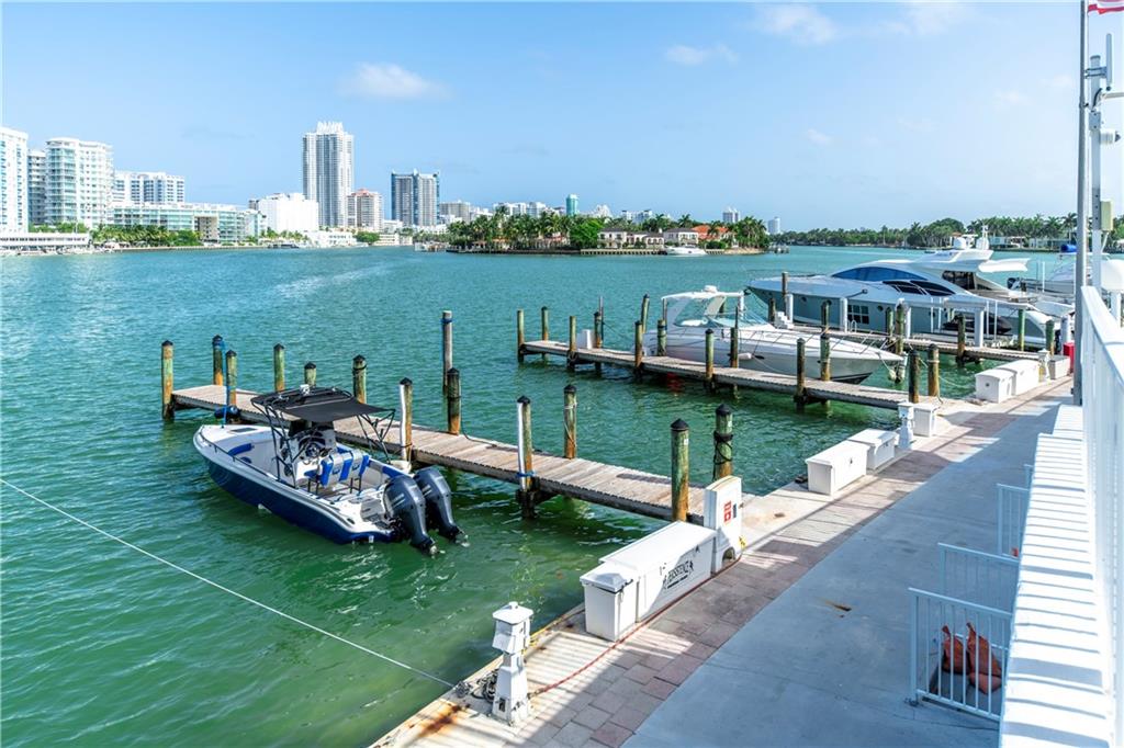 King Cole Condo - Residential