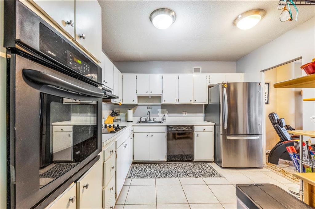 King Cole Condo - Residential