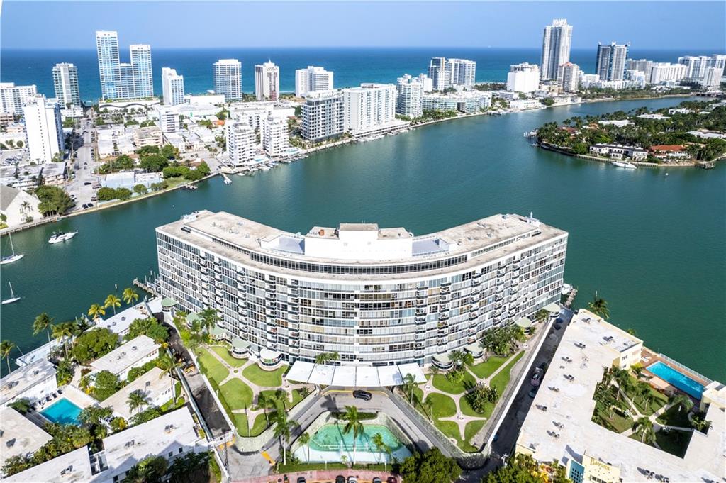 King Cole Condo - Residential