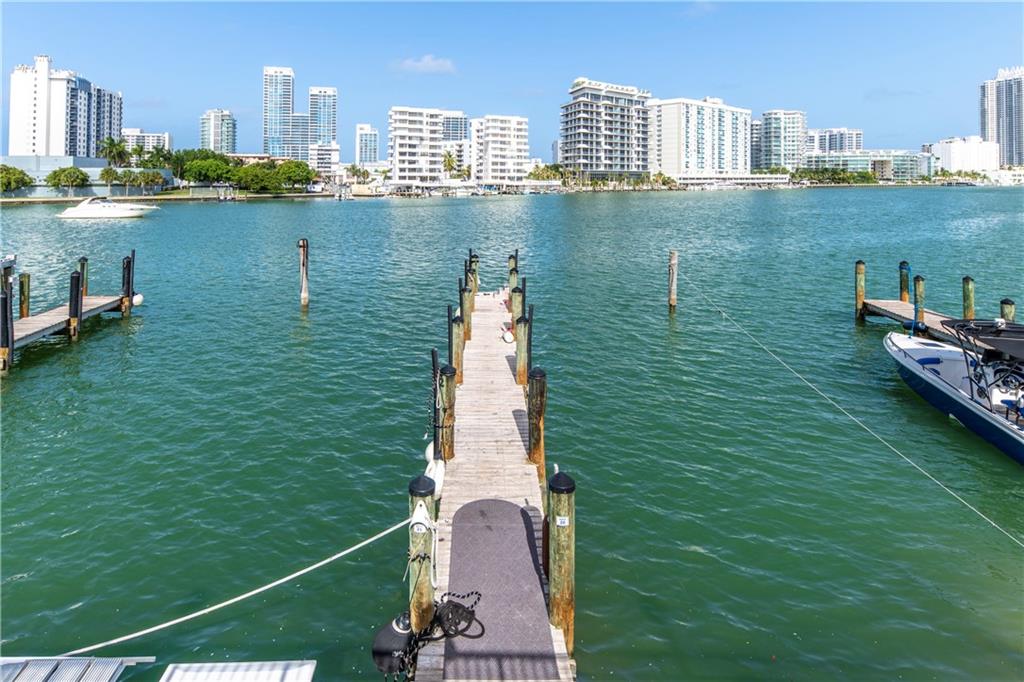 King Cole Condo - Residential