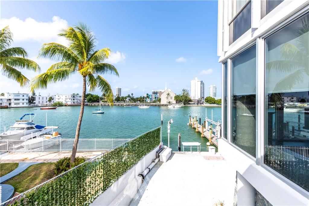 King Cole Condo - Residential