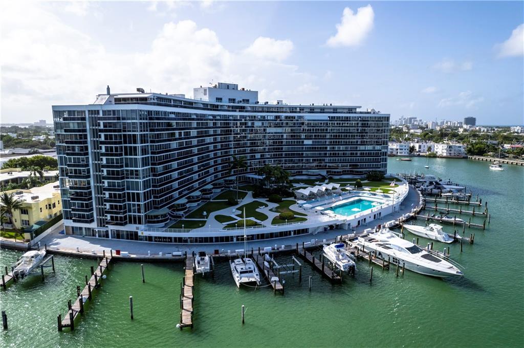 King Cole Condo - Residential