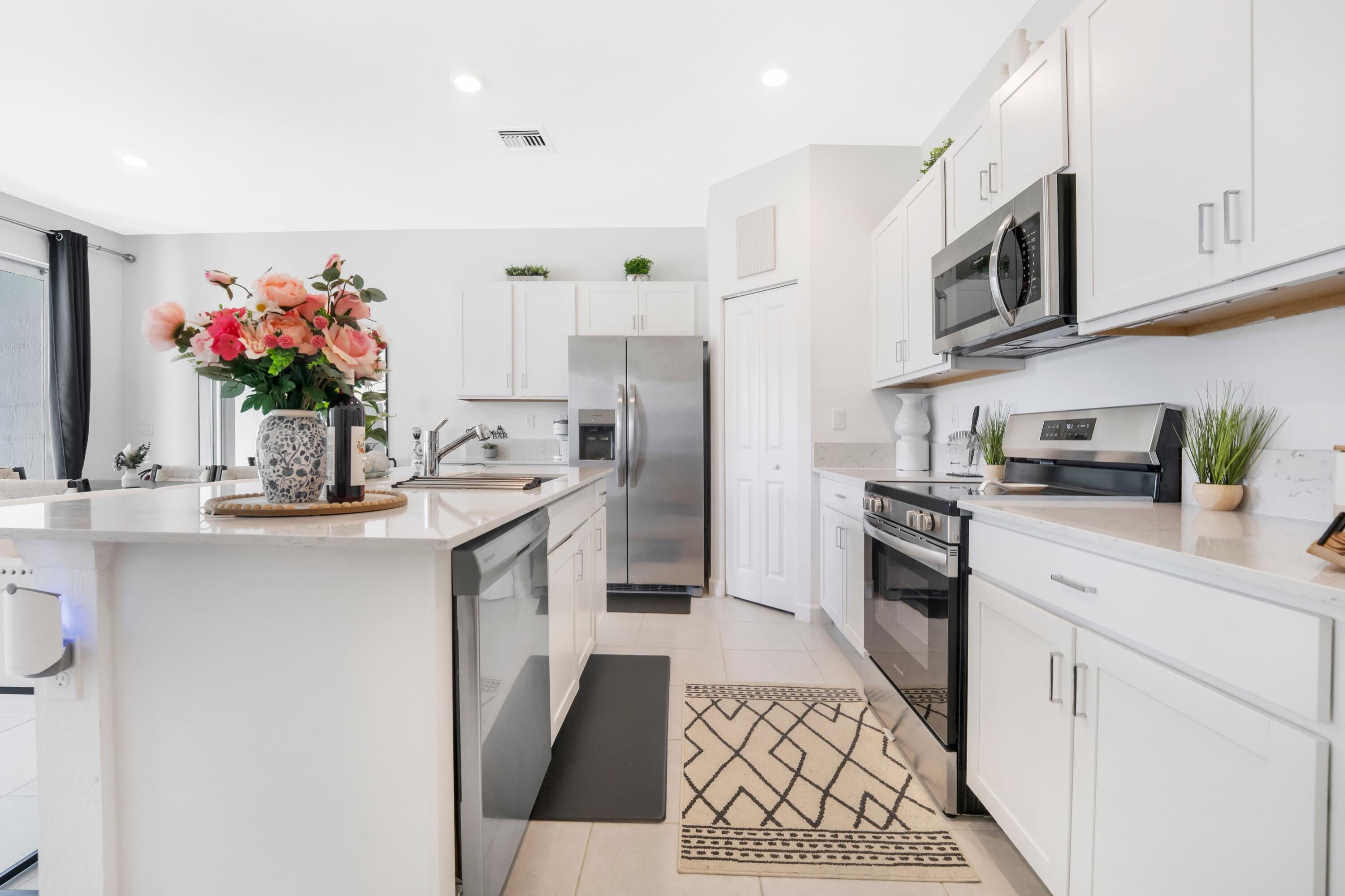 4178 LAGOON SHORE Drive