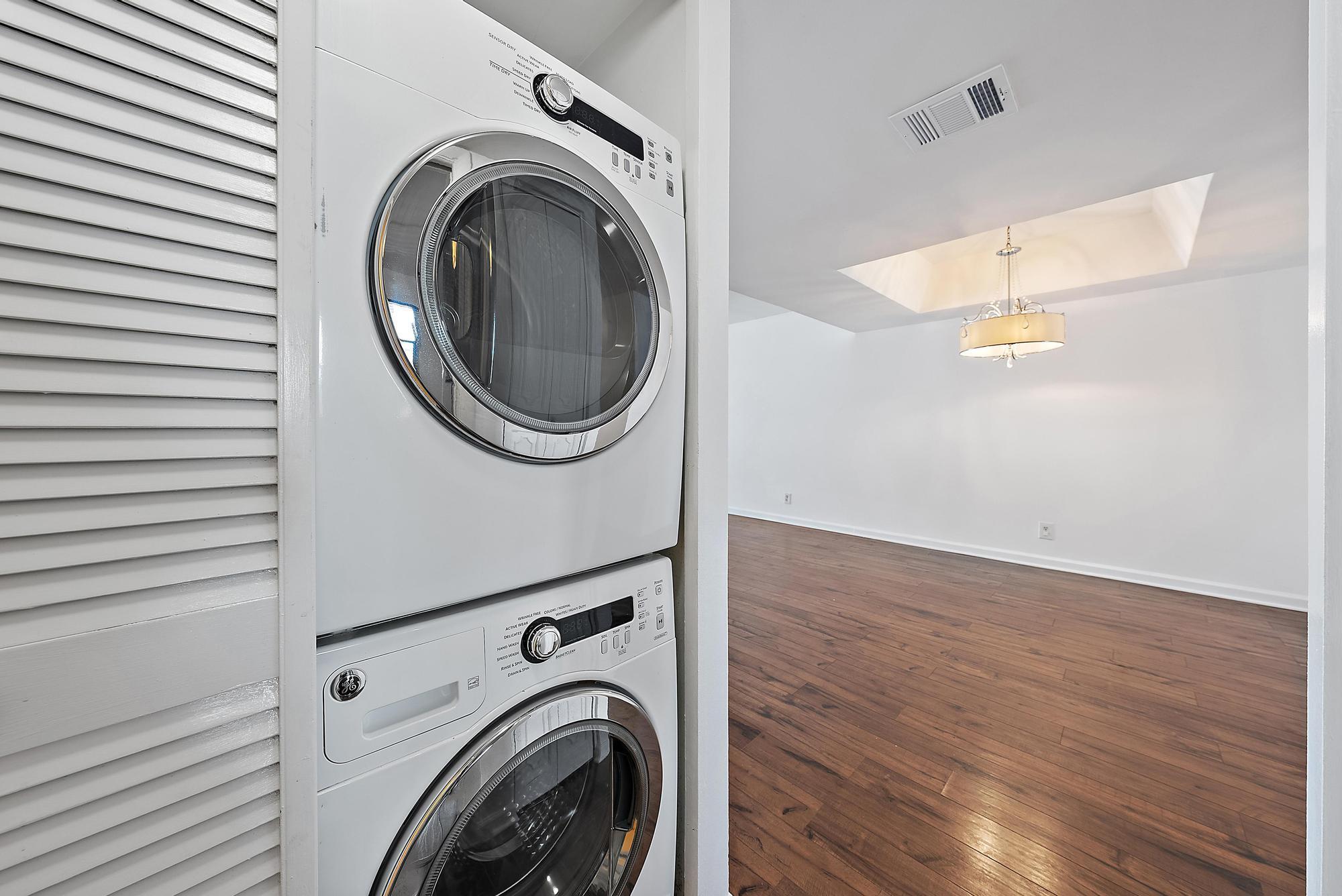 SHUTTERS CONDO - Residential