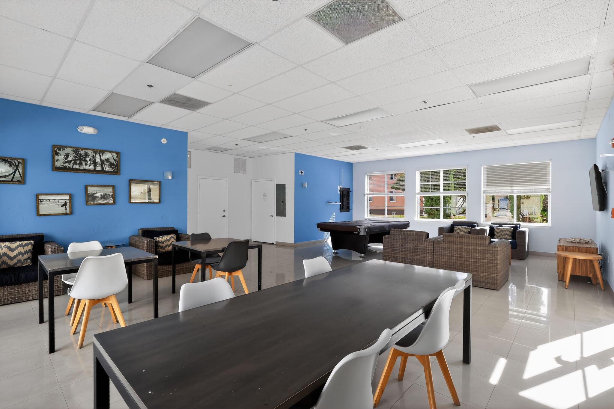 THE COURTS AT SOUTH BEACH CONDO - Residential