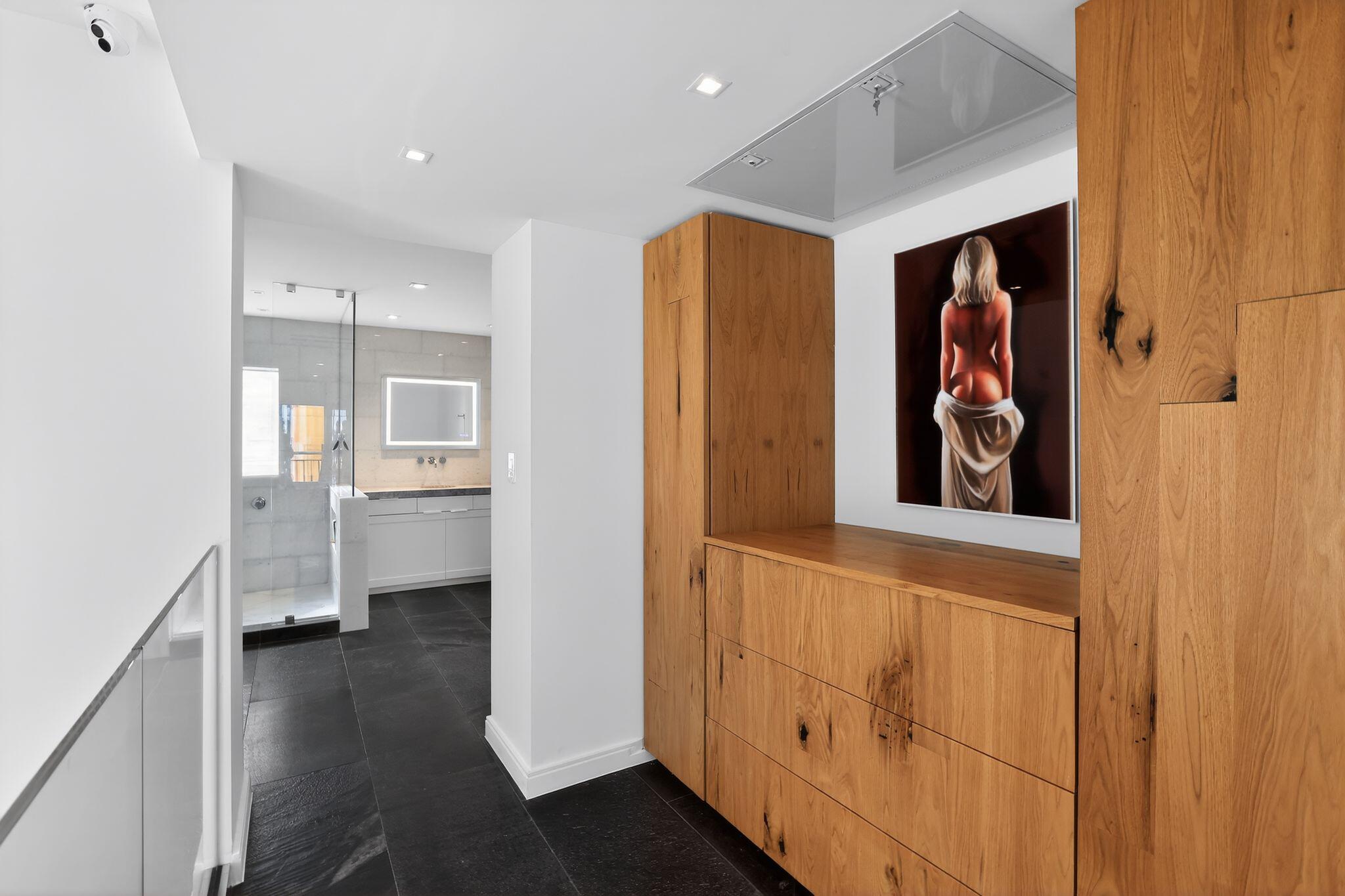 THE COURTS AT SOUTH BEACH CONDO - Residential