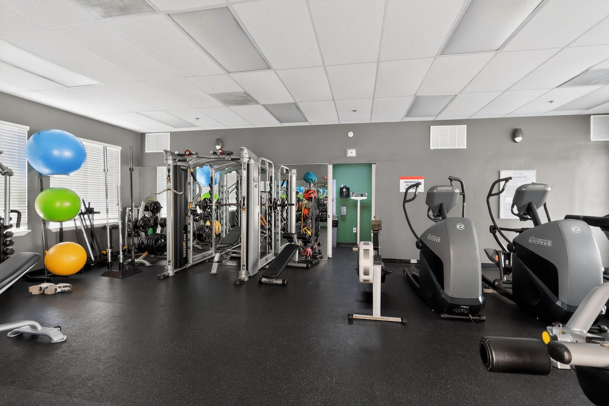 THE COURTS AT SOUTH BEACH CONDO - Residential