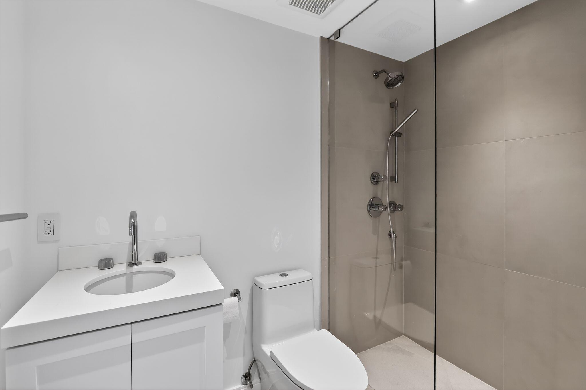 THE COURTS AT SOUTH BEACH CONDO - Residential