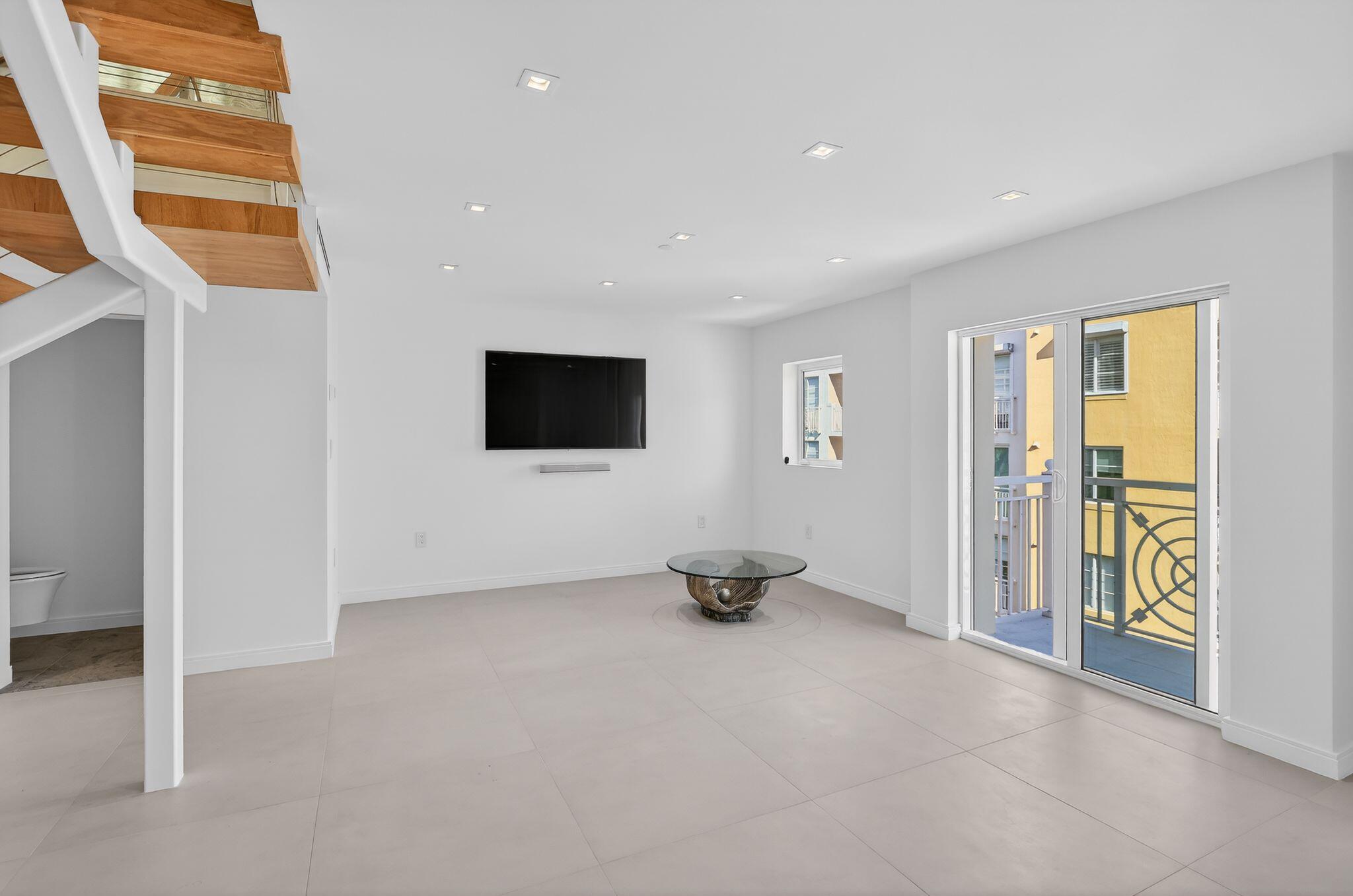 THE COURTS AT SOUTH BEACH CONDO - Residential