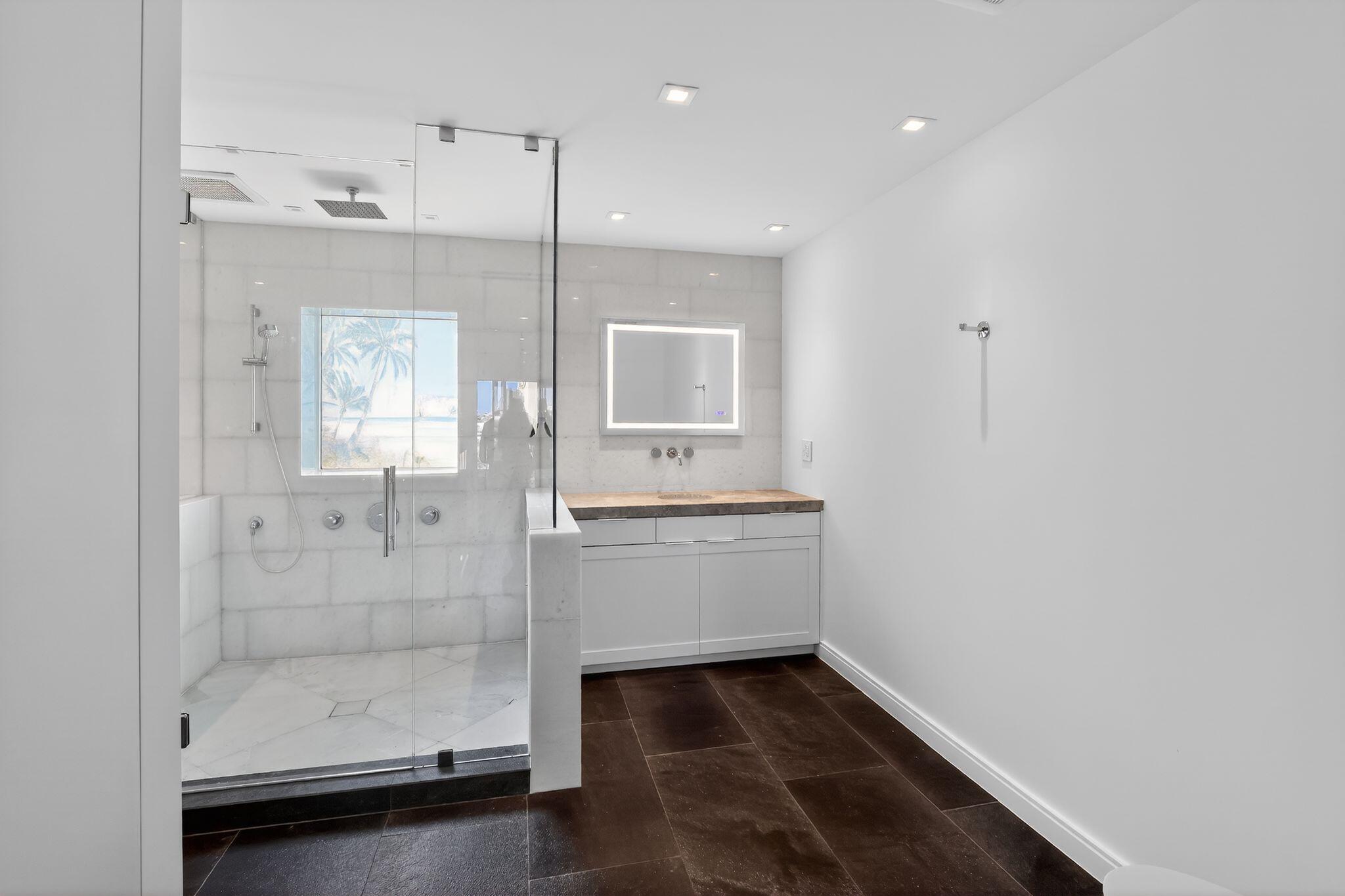 THE COURTS AT SOUTH BEACH CONDO - Residential