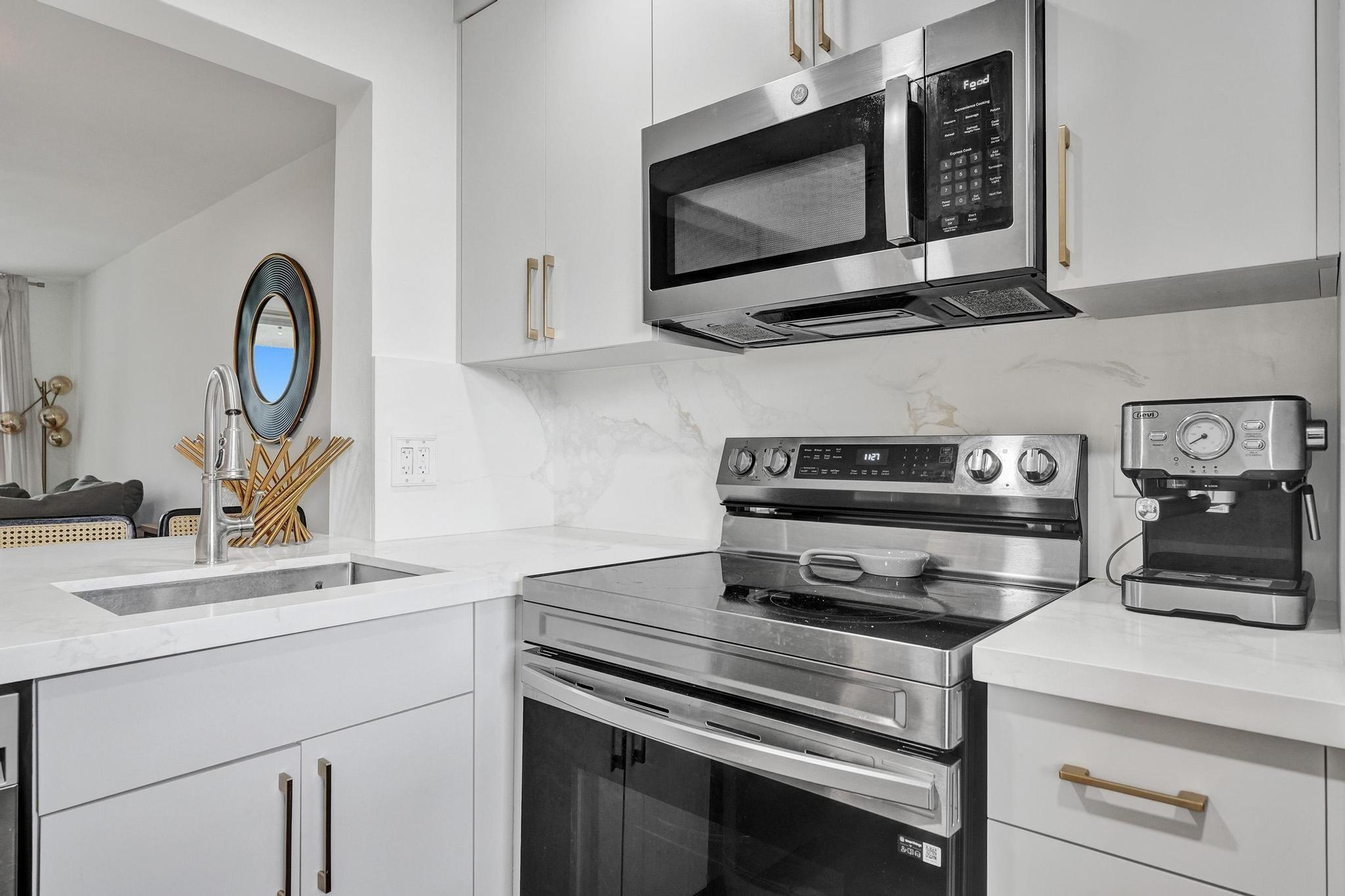 9420 Poinciana Pl 311