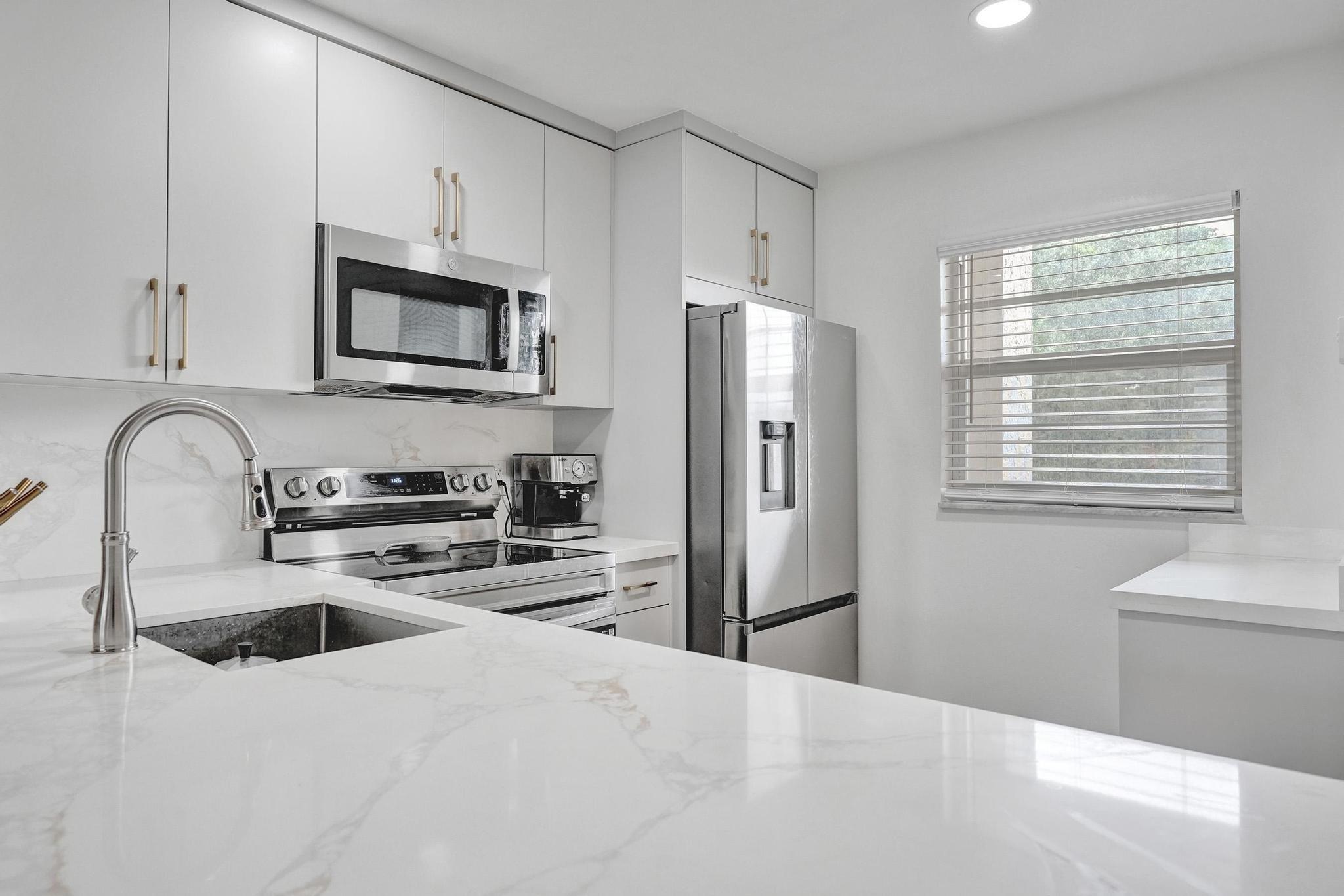 9420 Poinciana Pl 311