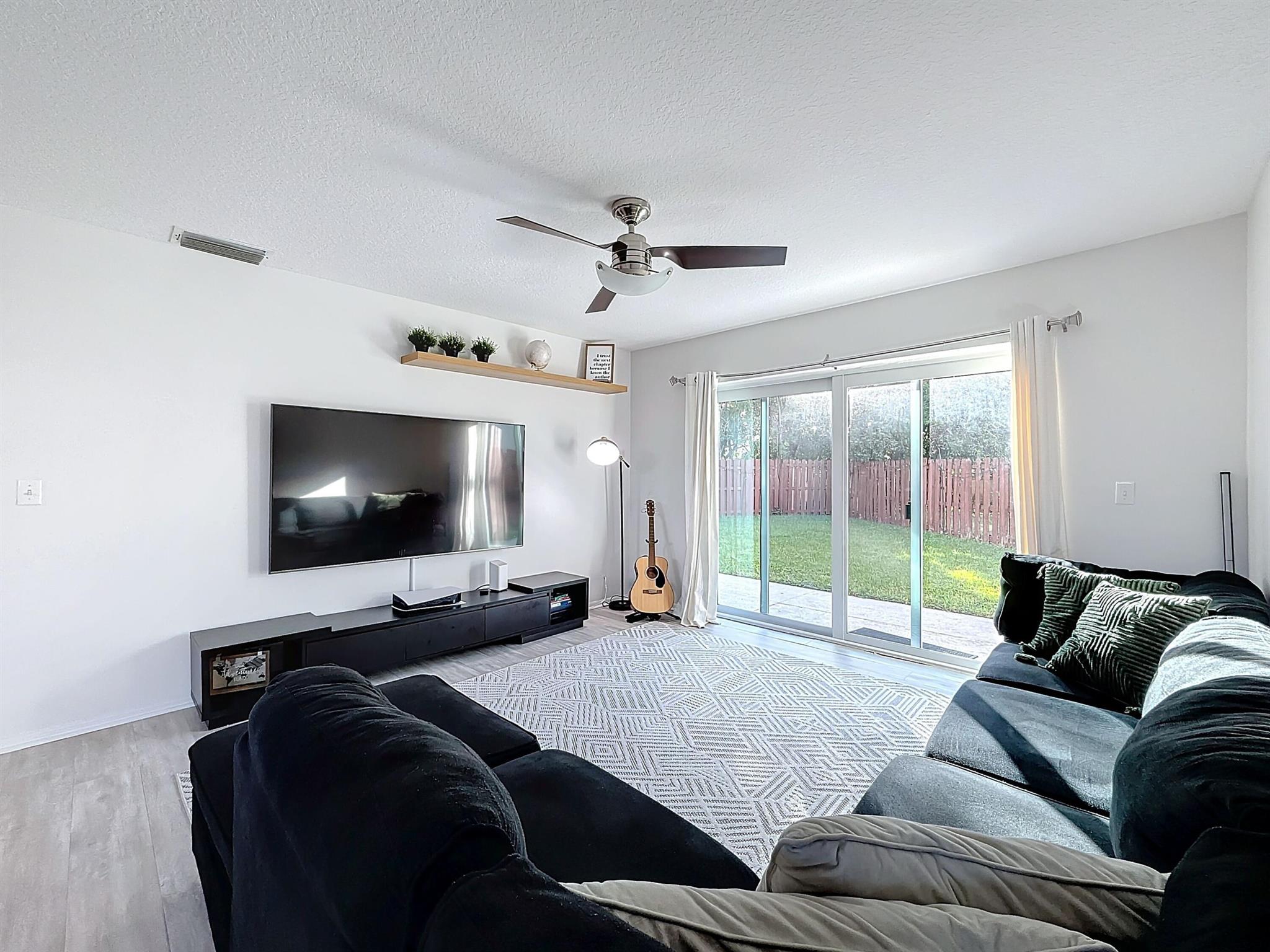 CORAL BAY REPLAT SECTION - Residential