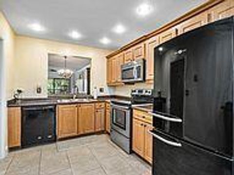 Property photo of 2910 Sw 22nd Circle 212e, Delray Beach, FL 33445