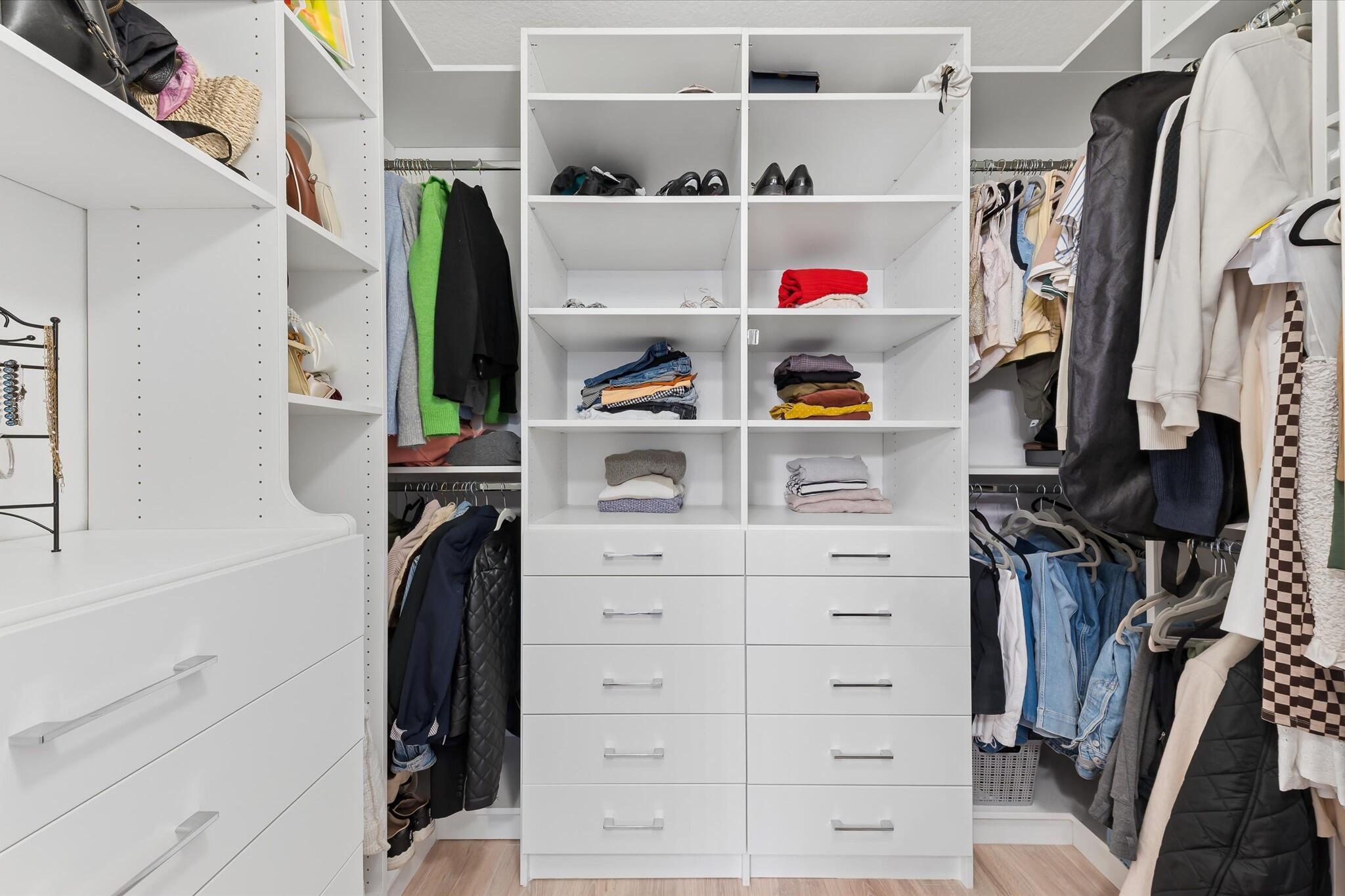 PRADO CONDO - Residential