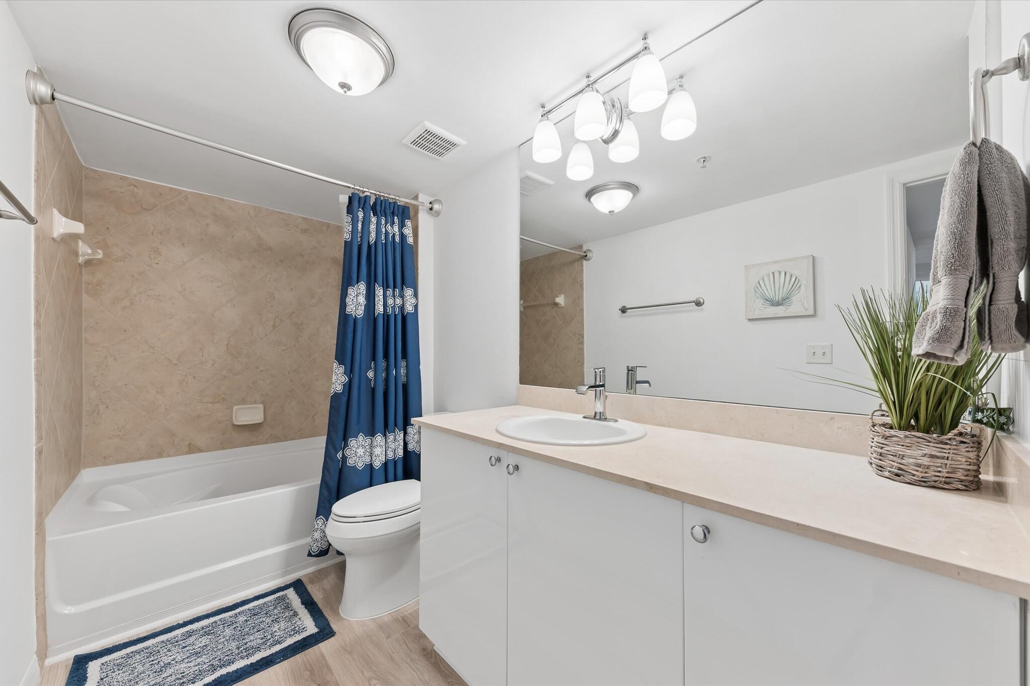 PRADO CONDO - Residential