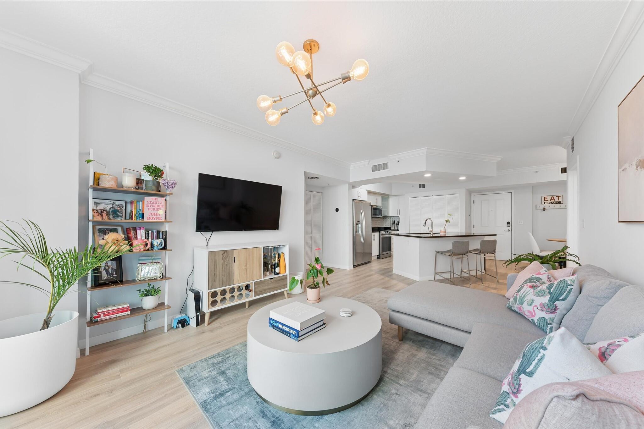 PRADO CONDO - Residential