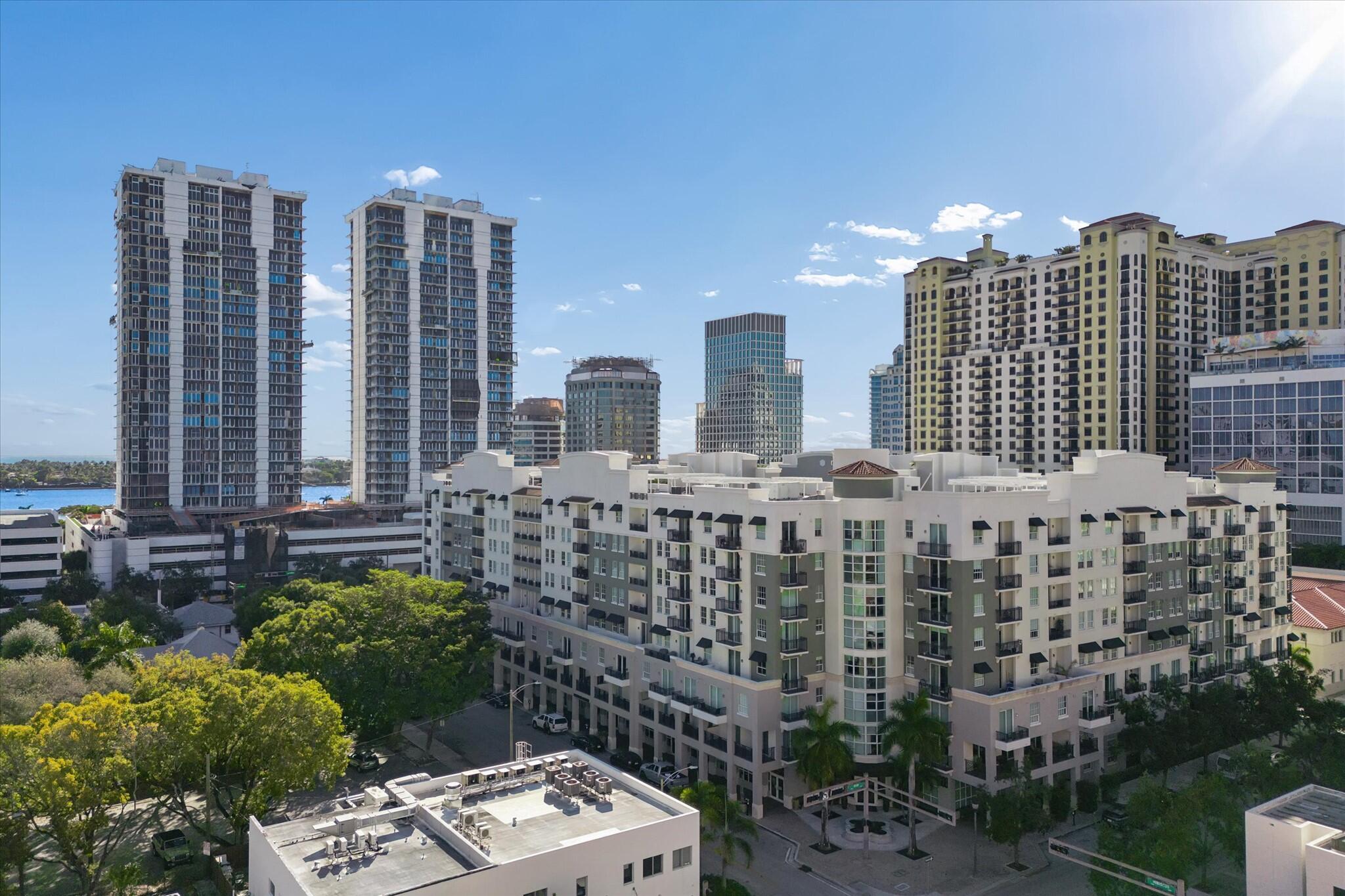 PRADO CONDO - Residential