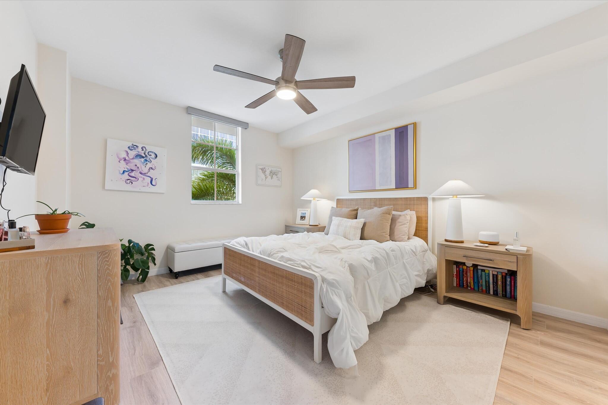 PRADO CONDO - Residential