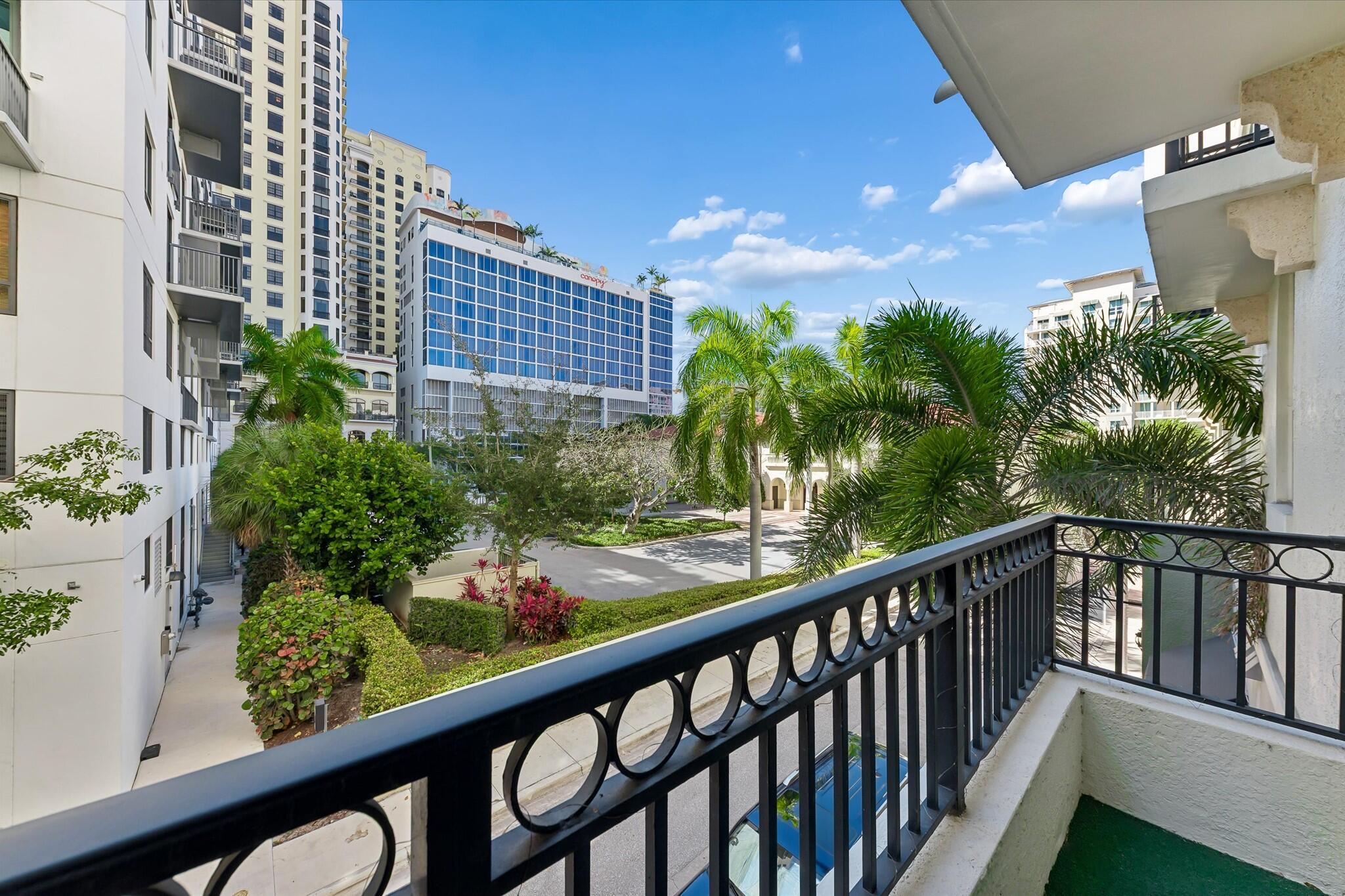 PRADO CONDO - Residential