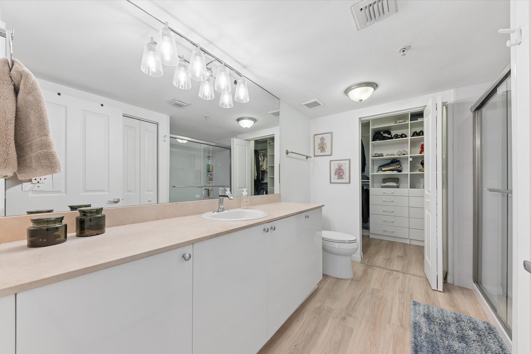 PRADO CONDO - Residential