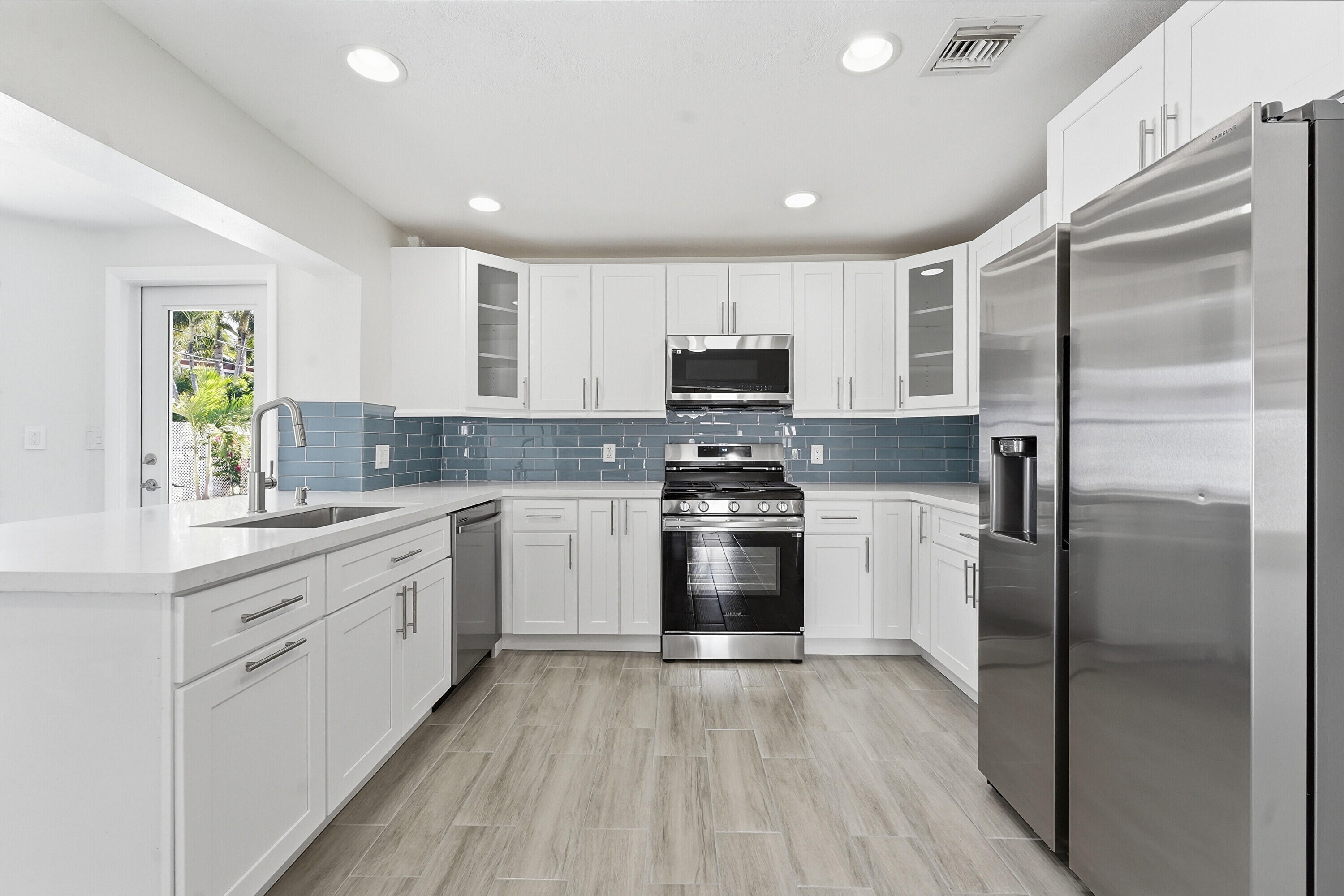 CORAL RIDGE ISLES - Residential Lease