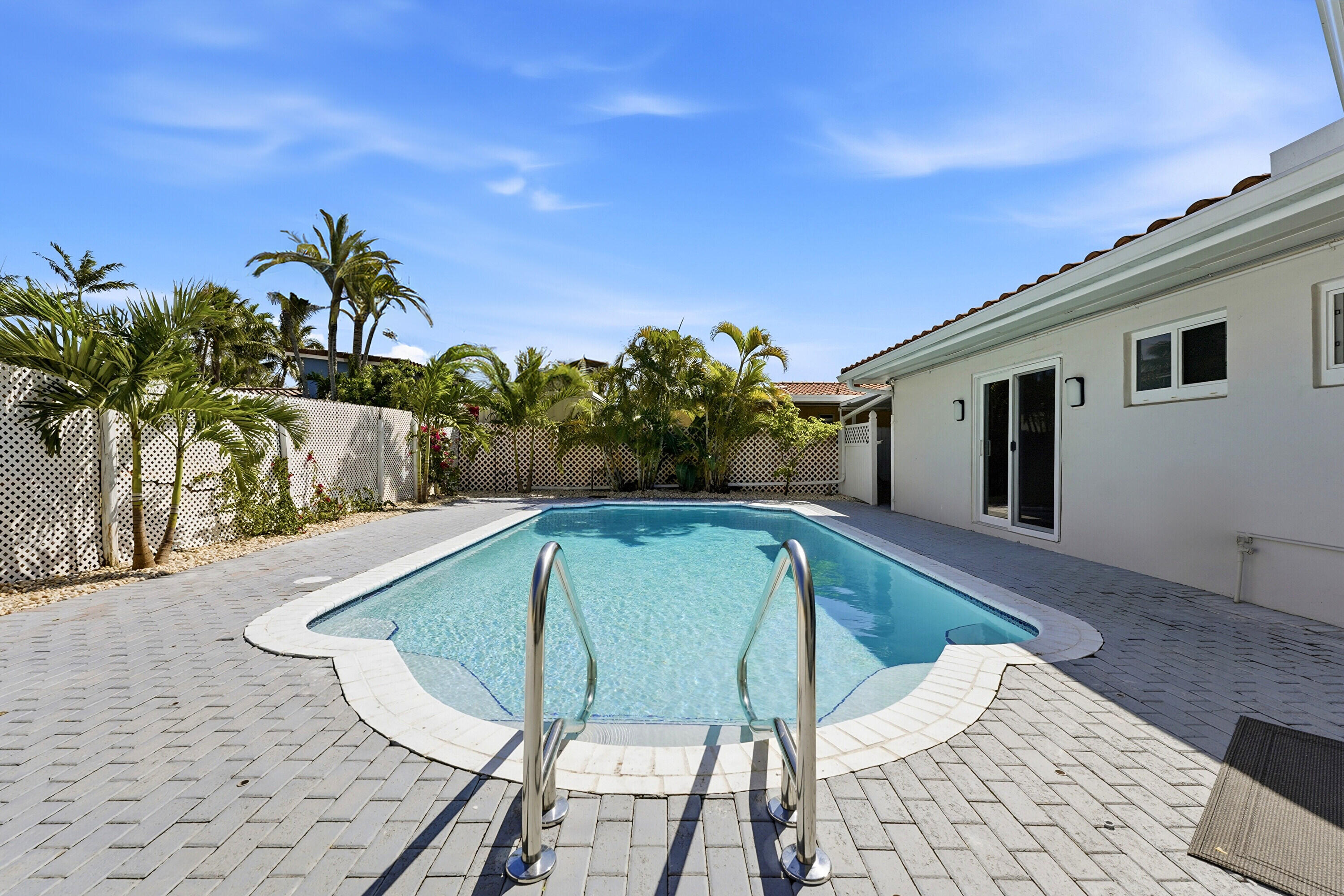 CORAL RIDGE ISLES - Residential Lease