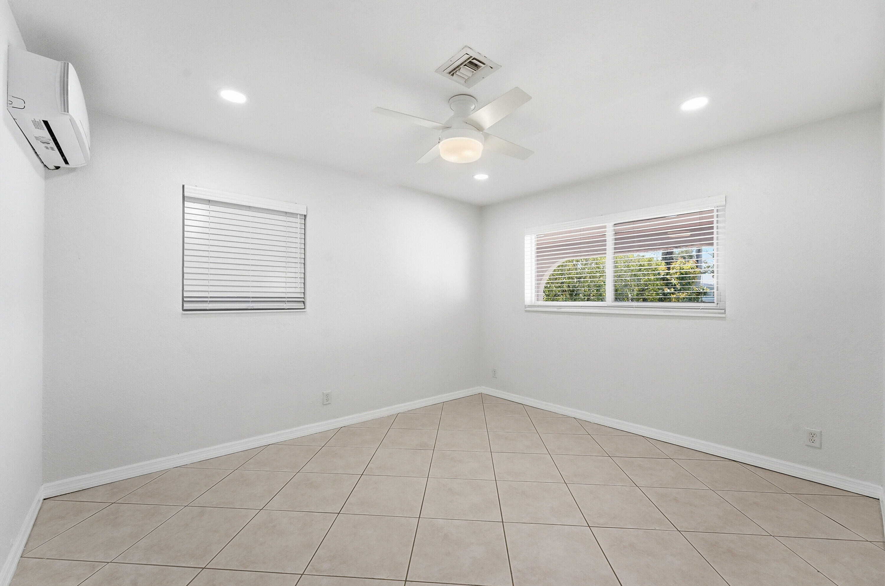 CORAL RIDGE ISLES - Residential Lease