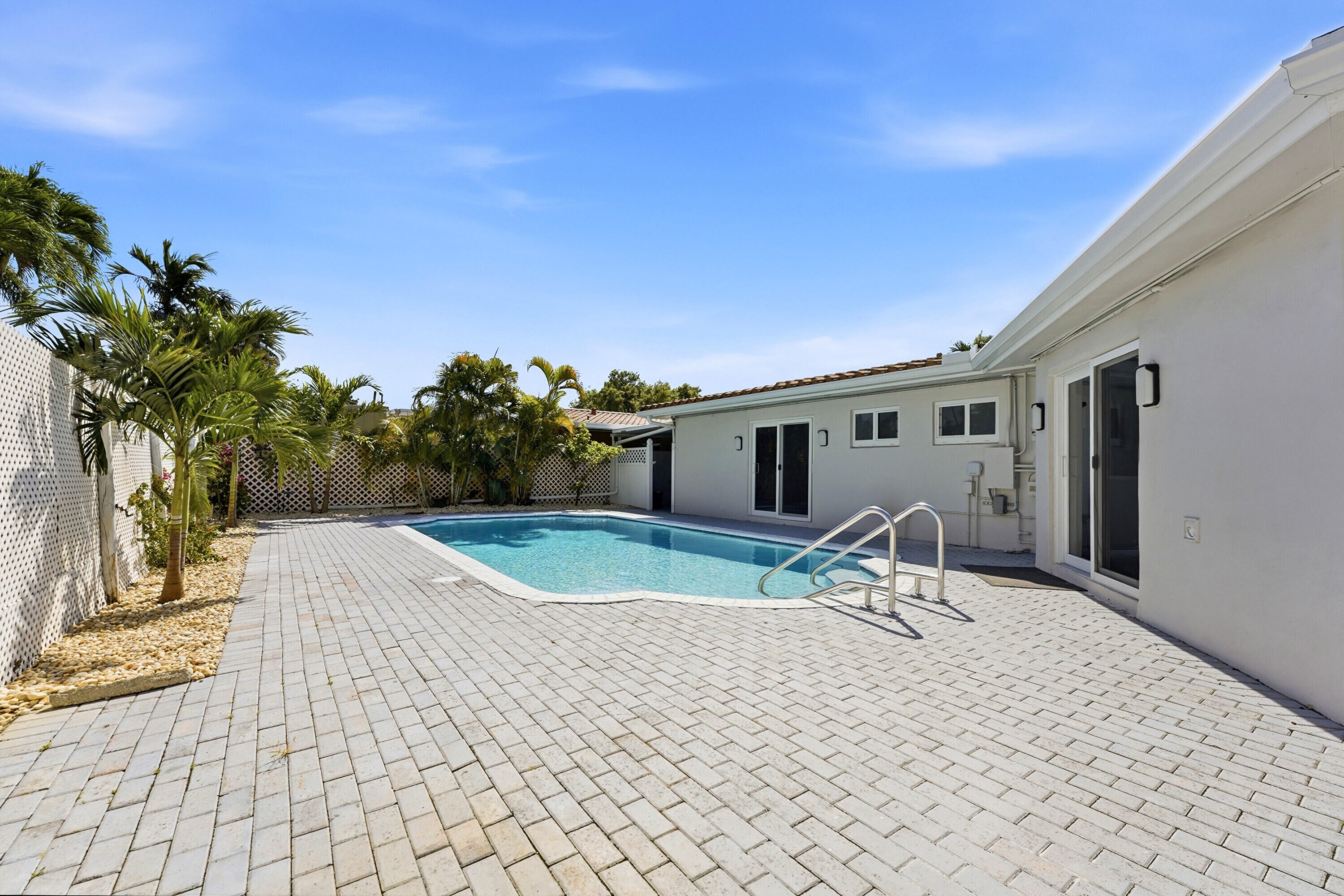 CORAL RIDGE ISLES - Residential Lease