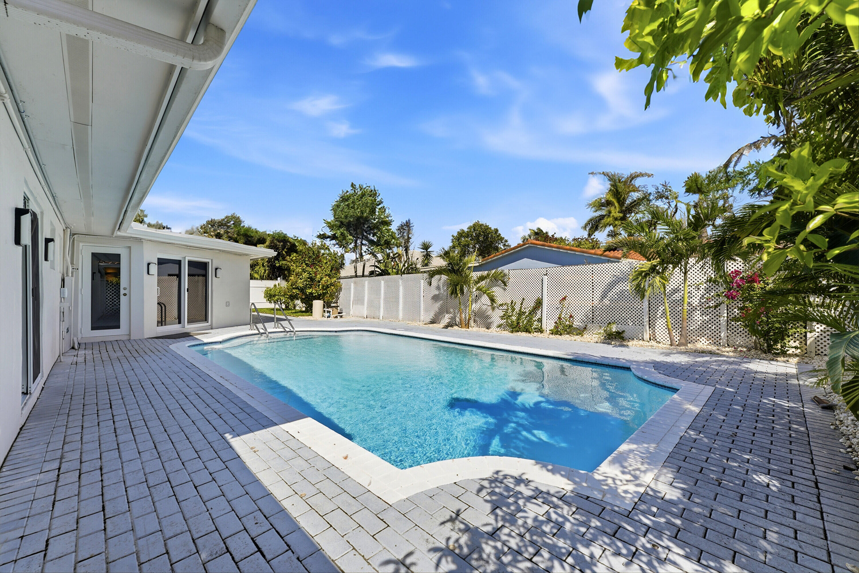 CORAL RIDGE ISLES - Residential Lease