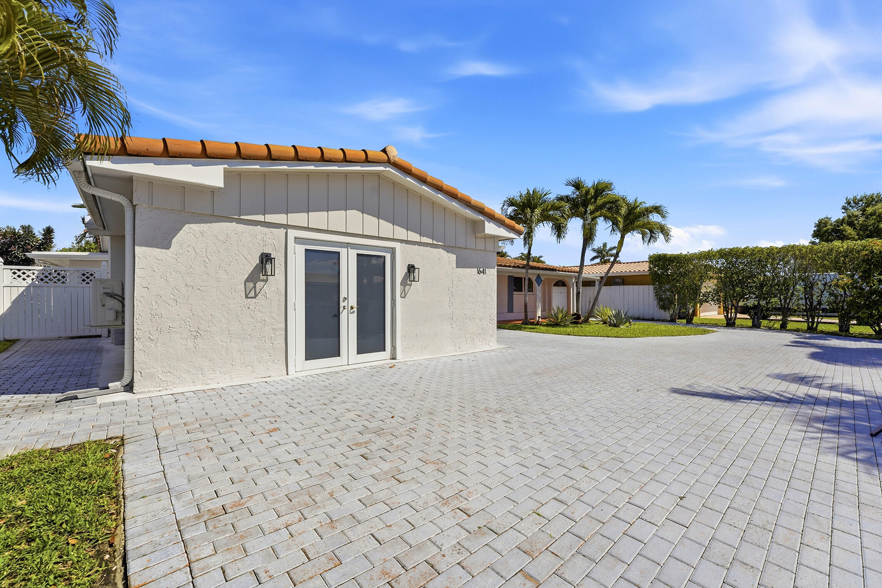 CORAL RIDGE ISLES - Residential Lease