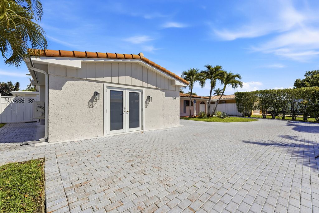 Photo of 1641 NE 56th Court, Fort Lauderdale, FL 33334 (MLS # B26005539)