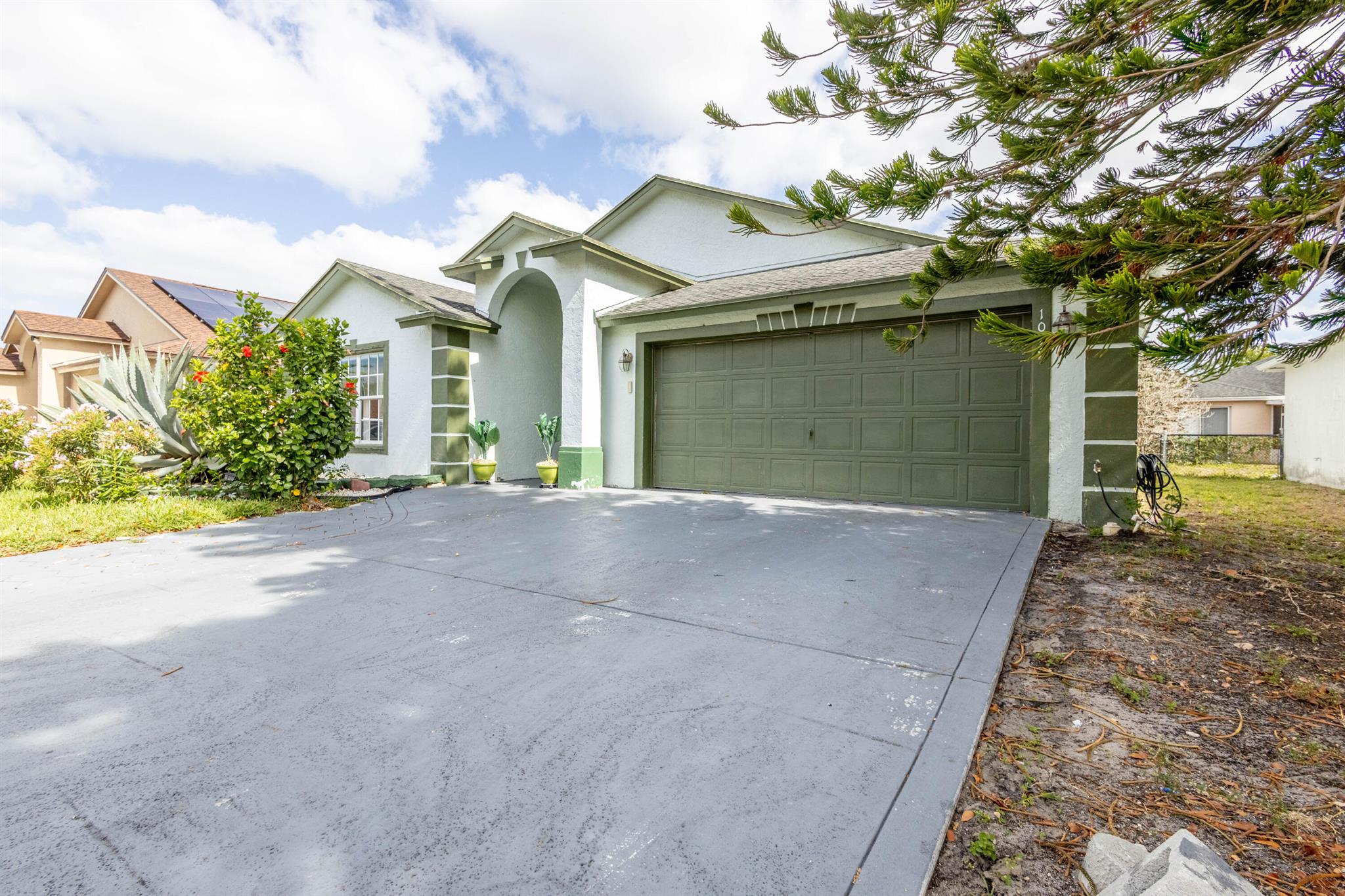 Properties 1029 Cape Cod Ter Terrace