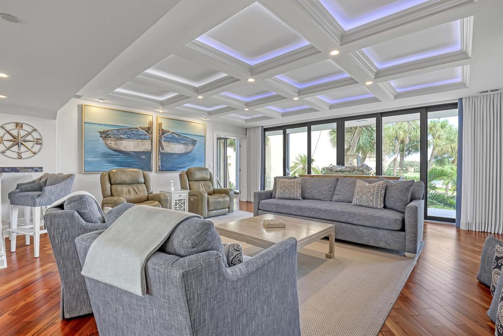 Photo of 16910 Bay Street #E205, Jupiter, FL 33477 (MLS # R10921339)