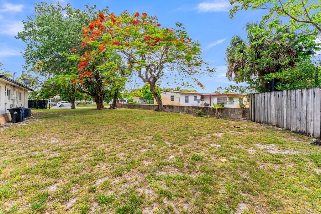 LAUDERDALE MANORS AMD PLAT - Residential