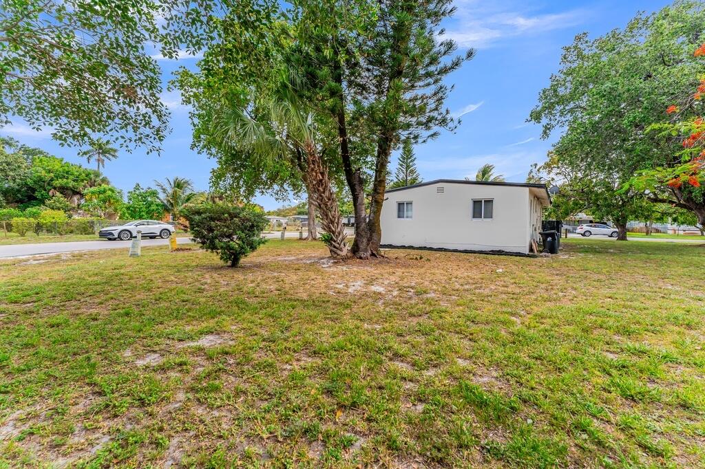 LAUDERDALE MANORS AMD PLAT - Residential